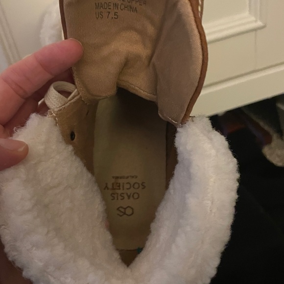 Oasis Society Cream Winter Boots with Textured Sole - Picture 7 of 8